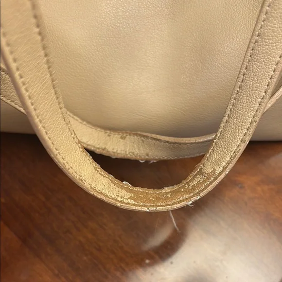 Yves Saint Laurent Shopping Tote in beige leather - Picture 8 of 14